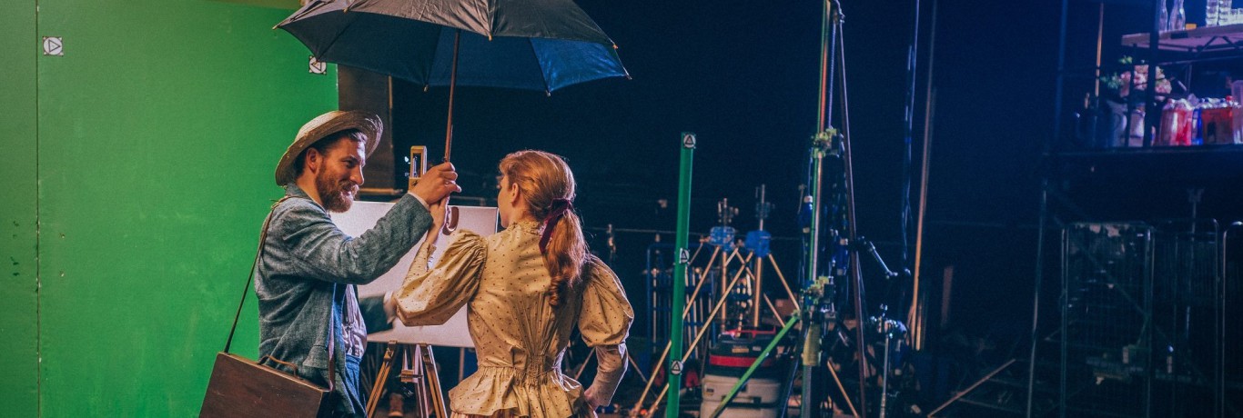 Small-Loving-Vincent-on-set-Eleanor-Tomlinson-and-Robert-Gulaczyk (1)